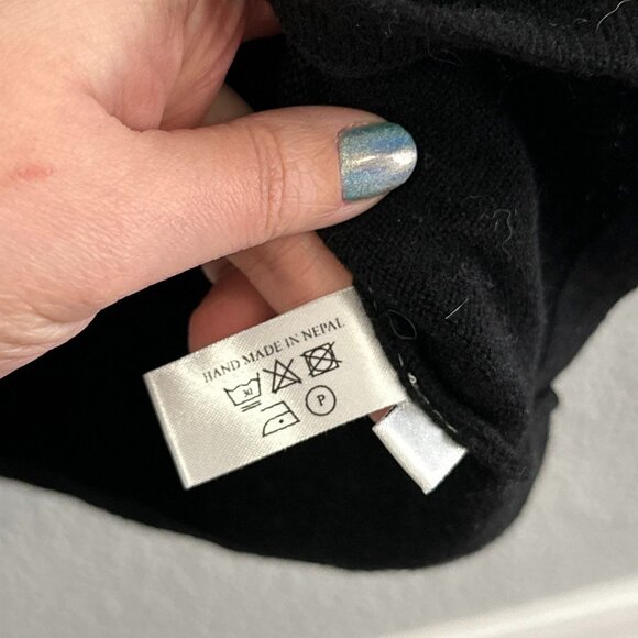 Orwell + Austen Black Love Sweater Size Large Wool Cashmere Womens Long Sleeve - Picture 2 of 5
